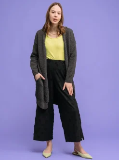 Alma Villatakki, Asphalt Grey
