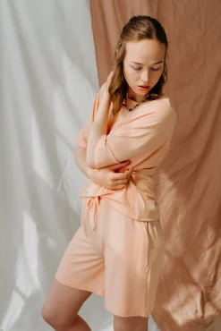 Ariana Shortsit, Apricot