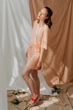 Ariana Shortsit, Apricot