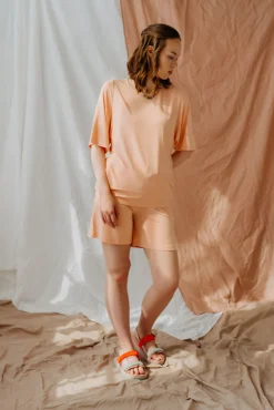 Ariana Shortsit, Apricot