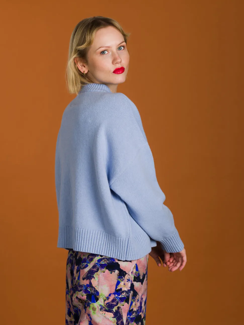 Bess Neulepaita, Light Blue