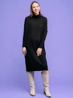 Filipa Merinovillamekko, Musta
