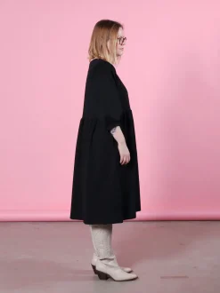 Ivy Mekko, Musta