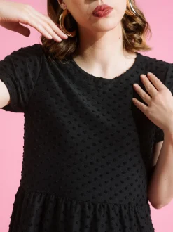 Larissa Mekko, Musta Dot