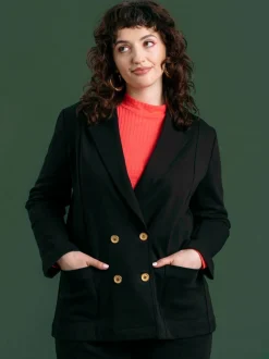 Sadie Bleiseri, Musta