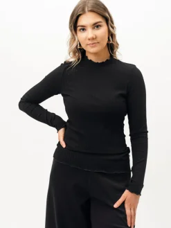 Ursula Paita, Musta Ribbi